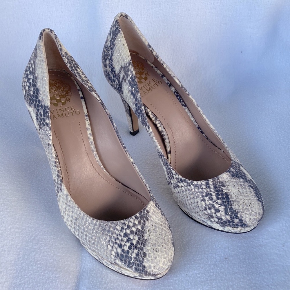 NIB Vince Camuto Enchanted Snake Natural Spark Pump